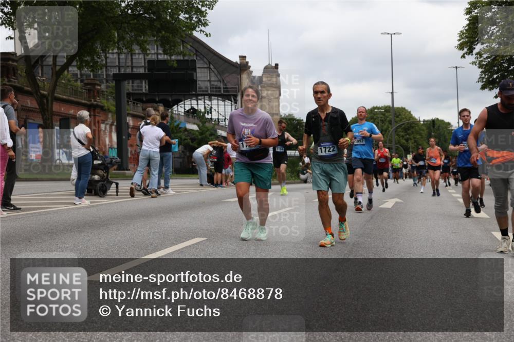 29.06.2025 - hella hamburg halbmarathon Yannick Fuchs http://msf.ph/oto/8468878 29.06.2025 10:57:31 20KM 1184, 1316, 1722, 1724, 1940, 1992, 2424, 3360, 4370, 5305, 5384, 5734, 6631, 7243, 7290, 7333, 8469, 8822, 9124, 9439, 9681, 10128, 10705, 10766, 10866, 11527, 11657, 11771, 12315, 12316, 12513, 12662, 13171, 13528, 13551, 14135, 14313, 14493, 15137, 15516, 15550, 15897, 16426, 16478, 16639, 16872, 17071, 17437, 17757, 17894, 18028, 18122, 18355 meine-sportfotos.de