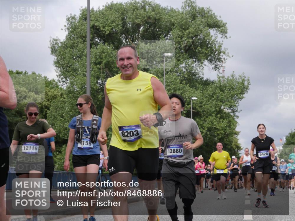 29.06.2025 - hella hamburg halbmarathon Luisa Fischer http://msf.ph/oto/8468886 29.06.2025 10:43:07 Kennedybrücke 4159, 12116, 1, 8203, 998, 21, 0975, 12680, 2313, 6428, 1760, 2313, 2976, 3046, 3882, 4173, 4752, 6427, 6739, 7045, 7524, 9698, 9777, 10441, 10512, 10626, 10714 meine-sportfotos.de