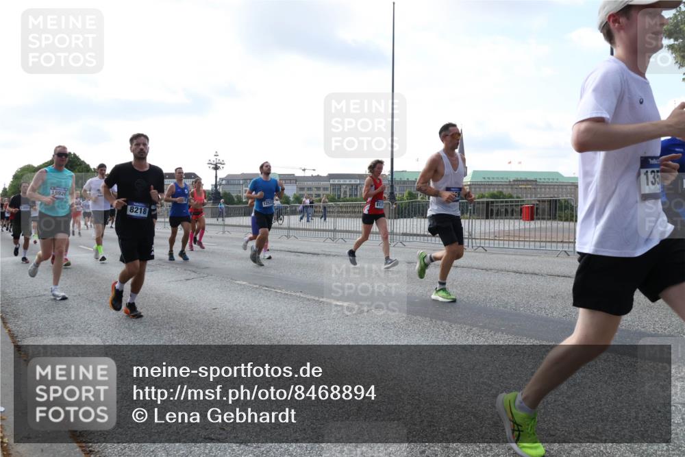 29.06.2025 - hella hamburg halbmarathon Lena Gebhardt http://msf.ph/oto/8468894 29.06.2025 09:55:25 Lombardsbrücke 12891, 18926, 8218, 1253, 135, 1120, 1151, 1200, 1630, 1683, 1696, 1706, 1884, 1976, 2207, 2274, 2284, 2287, 2411, 2706, 2708, 2718, 2816, 3087, 3213, 3258, 3399, 3435, 3654, 3747, 3985, 4088, 4093, 4121, 4189, 4345, 4847, 4890, 4938, 5102, 5399, 5421, 5459, 5638, 5705, 5708, 5915, 6009, 6027, 6054, 6158, 6421, 6532, 6662, 6691, 6836, 6923, 6938, 6991, 7052, 7269, 7312, 7659, 8371, 8437, 8487, 8693, 8889, 9031, 9159, 9476, 9869, 9931, 11333 meine-sportfotos.de