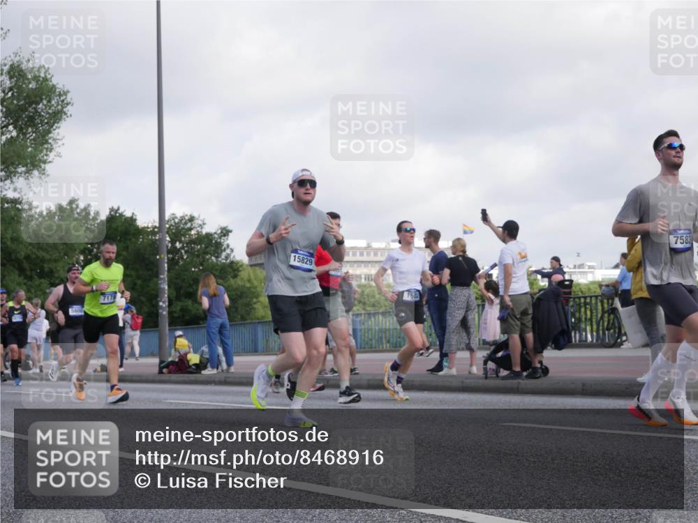29.06.2025 - hella hamburg halbmarathon Luisa Fischer http://msf.ph/oto/8468916 29.06.2025 09:59:07 Kennedybrücke 5600, 7178, 15829, 1502, 7583, 1120, 1499, 1502, 2953, 4077, 4711, 5600, 5978, 6511, 6512, 7178, 7583, 7943, 9695, 9793 meine-sportfotos.de
