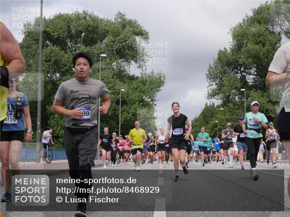 29.06.2025 - hella hamburg halbmarathon Luisa Fischer http://msf.ph/oto/8468929 29.06.2025 10:43:07 Kennedybrücke 4159, 30, 6428, 1044, 11175, 1760, 2313, 2976, 3046, 3882, 4173, 4752, 6427, 6739, 7045, 7524, 9698, 9777, 10441, 10512, 10626, 10714 meine-sportfotos.de