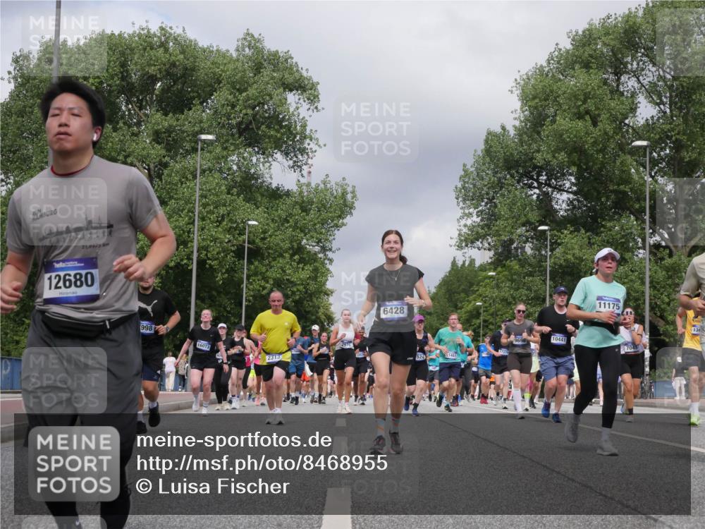 29.06.2025 - hella hamburg halbmarathon Luisa Fischer http://msf.ph/oto/8468955 29.06.2025 10:43:08 Kennedybrücke 21, 0975, 12680, 998, 16073, 2313, 6428, 1461, 11175, 10441, 7045, 13, 1760, 2313, 2976, 3046, 3882, 4173, 4752, 6427, 6739, 7045, 7524, 8612, 8865, 8866, 9698, 9777, 10441, 10512, 10626, 10818 meine-sportfotos.de