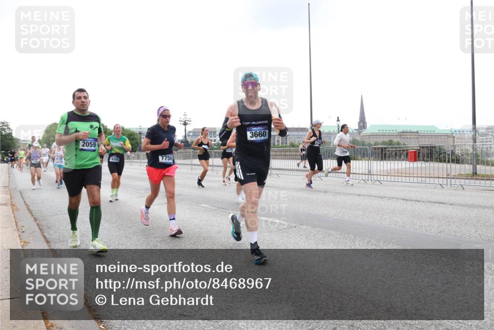 29.06.2025 - hella hamburg halbmarathon Lena Gebhardt http://msf.ph/oto/8468967 29.06.2025 10:32:49 Lombardsbrücke 2059, 19156, 7750, 15171, 3660, 1078, 1199, 1237, 1324, 1640, 1732, 2059, 2276, 2959, 3365, 3391, 3422, 3653, 3660, 3670, 3708, 3753, 3871, 4030, 4096, 4446, 4555, 4650, 4857, 5110, 5783, 5871, 5941, 6040, 6228, 6312, 6315, 6861, 7308, 7309, 7387, 7468, 7531, 7633, 7702, 7749, 7750, 7982, 8127, 8170, 8303, 8625, 8839, 8840, 8914, 8993, 9010, 9034, 9143, 9188, 9471, 9542, 9768, 10002, 10013, 10048, 10277, 11260, 11756, 12423, 12424, 14305, 14743, 15951 meine-sportfotos.de