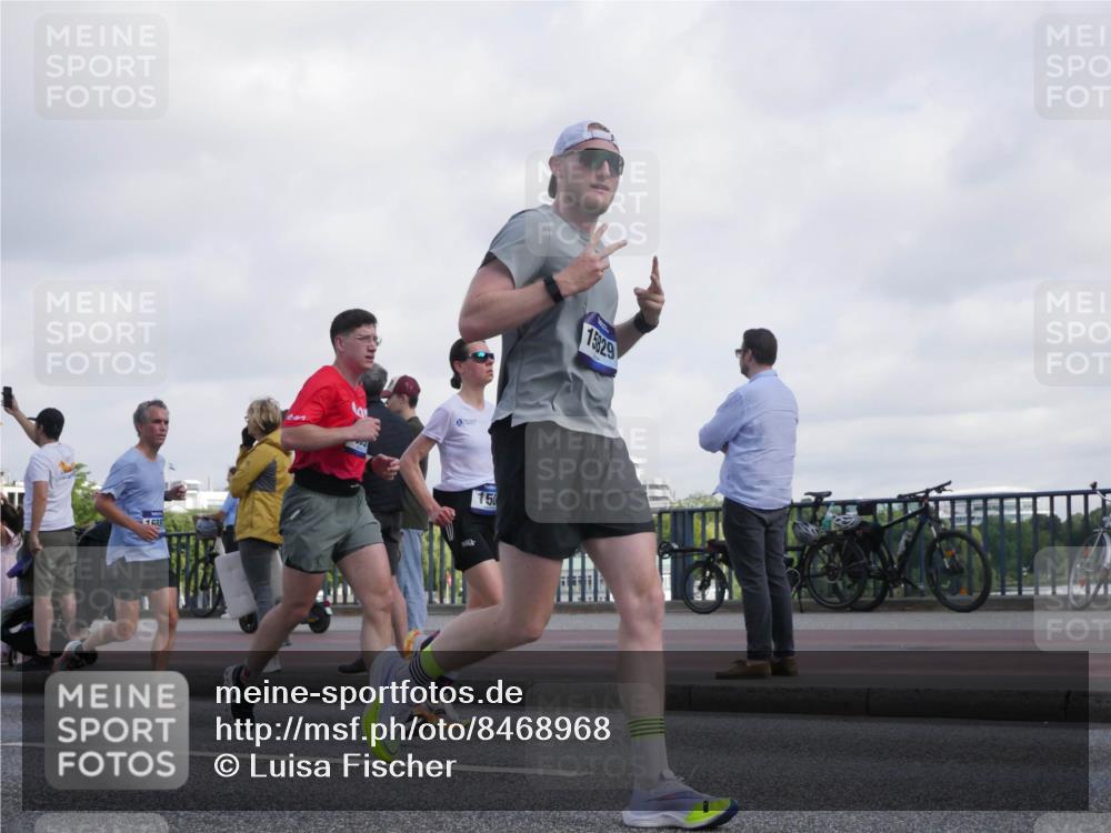 29.06.2025 - hella hamburg halbmarathon Luisa Fischer http://msf.ph/oto/8468968 29.06.2025 09:59:08 Kennedybrücke 150, 15829, 1499, 1502, 2953, 3256, 4077, 4711, 5600, 5978, 6511, 6512, 7178, 7583, 9695, 9793 meine-sportfotos.de