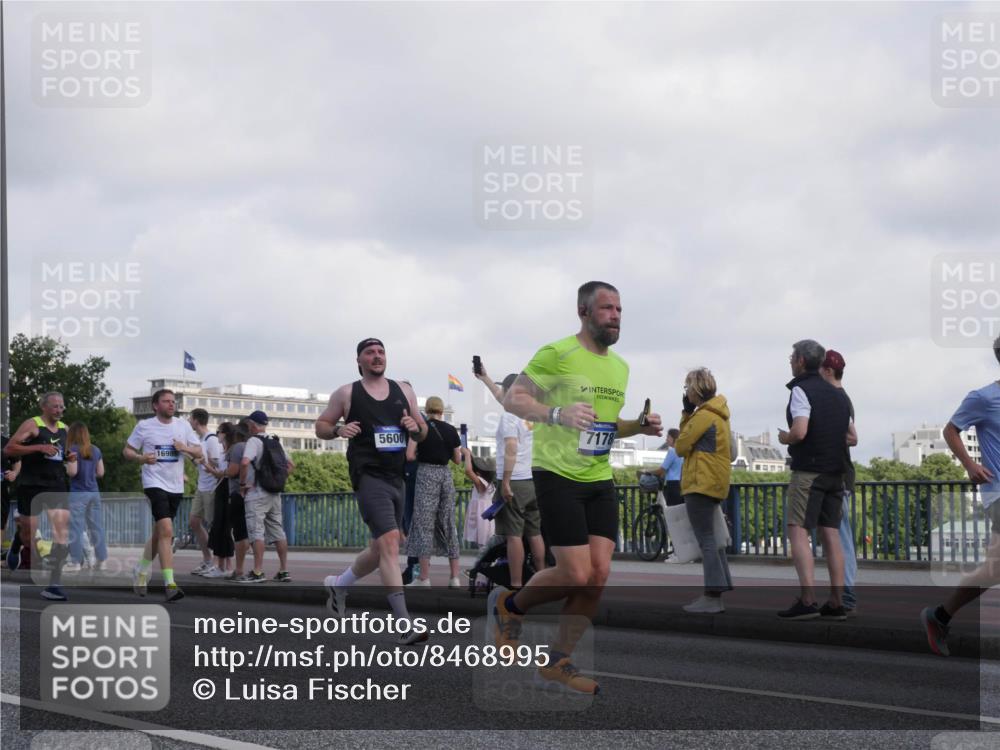 29.06.2025 - hella hamburg halbmarathon Luisa Fischer http://msf.ph/oto/8468995 29.06.2025 09:59:09 Kennedybrücke 5600, 1698, 7178, 1499, 1502, 3256, 4077, 4711, 5600, 5978, 6511, 6512, 7178, 7583, 8335, 9695, 9793 meine-sportfotos.de