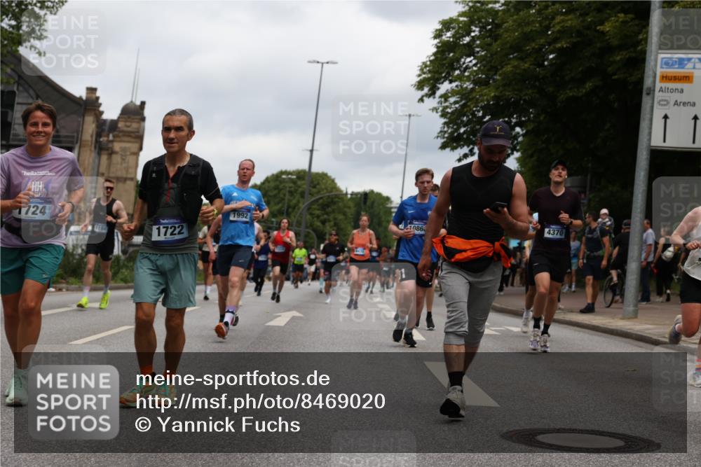 29.06.2025 - hella hamburg halbmarathon Yannick Fuchs http://msf.ph/oto/8469020 29.06.2025 10:57:31 20KM 1184, 1316, 1722, 1724, 1940, 1992, 2424, 3360, 4370, 5305, 5384, 5734, 6631, 7243, 7290, 7333, 8469, 8822, 9124, 9439, 9681, 10128, 10705, 10766, 10866, 11527, 11657, 11771, 12315, 12316, 12513, 12662, 13171, 13528, 13551, 14135, 14313, 14493, 15137, 15516, 15550, 15897, 16426, 16478, 16639, 16872, 17071, 17437, 17757, 17894, 18028, 18122, 18355 meine-sportfotos.de