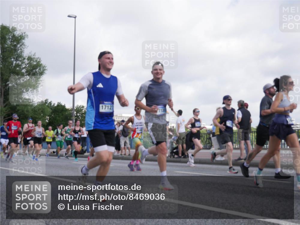 29.06.2025 - hella hamburg halbmarathon Luisa Fischer http://msf.ph/oto/8469036 29.06.2025 09:59:13 Kennedybrücke 1712, 1499, 3256, 4077, 4404, 4711, 5482, 5978, 6511, 6512, 8335, 8921, 9597, 9638, 9695, 9793 meine-sportfotos.de