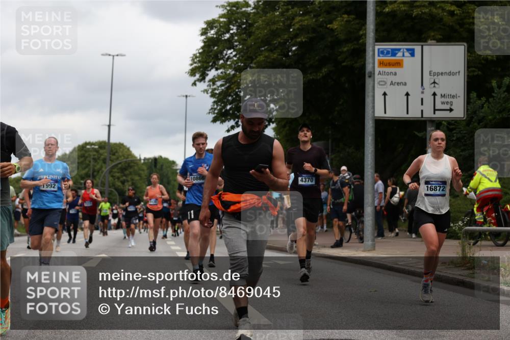 29.06.2025 - hella hamburg halbmarathon Yannick Fuchs http://msf.ph/oto/8469045 29.06.2025 10:57:31 20KM 1184, 1316, 1722, 1724, 1940, 1992, 2424, 3360, 4370, 5305, 5384, 5734, 6631, 7243, 7290, 7333, 8469, 8822, 9124, 9439, 9681, 10128, 10705, 10766, 10866, 11527, 11657, 11771, 12315, 12316, 12513, 12662, 13171, 13528, 13551, 14135, 14313, 14493, 15137, 15516, 15550, 15897, 16426, 16478, 16639, 16872, 17071, 17437, 17757, 17894, 18028, 18122, 18355 meine-sportfotos.de