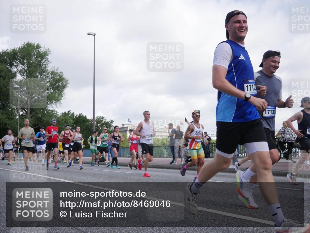 29.06.2025 - hella hamburg halbmarathon Luisa Fischer http://msf.ph/oto/8469046 29.06.2025 09:59:14 Kennedybrücke 16206, 13688, 7811, 407, 12545, 1712, 17131, 18, 1499, 1628, 2083, 3256, 4077, 4404, 4711, 5482, 5978, 6511, 6512, 8335, 8921, 9597, 9638, 9695, 9793 meine-sportfotos.de
