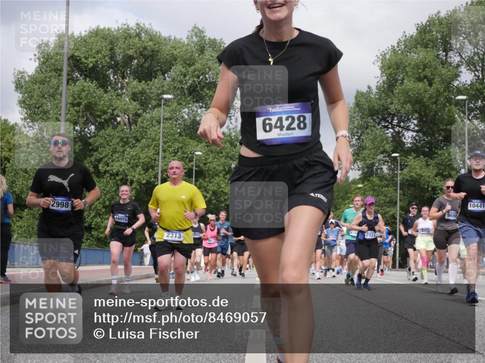 29.06.2025 - hella hamburg halbmarathon Luisa Fischer http://msf.ph/oto/8469057 29.06.2025 10:43:10 Kennedybrücke 6428, 2998, 16073, 114, 7524, 17692, 2313, 1543, 11874, 9698, 10441, 1760, 2313, 2976, 3882, 3884, 4173, 4752, 6427, 7045, 7524, 8612, 8865, 8866, 9698, 9777, 10441, 10512, 10626, 10818 meine-sportfotos.de