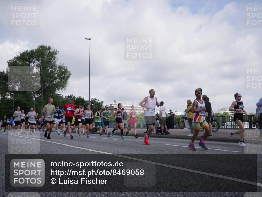 29.06.2025 - hella hamburg halbmarathon Luisa Fischer http://msf.ph/oto/8469058 29.06.2025 09:59:14 Kennedybrücke 13688, 1680, 4077, 1346, 5978, 1499, 1628, 2083, 3256, 4077, 4404, 4711, 5482, 5978, 6511, 6512, 8335, 8921, 9597, 9638, 9695, 9793 meine-sportfotos.de