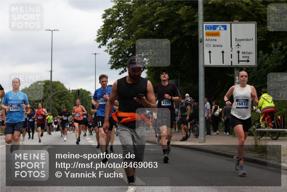 29.06.2025 - hella hamburg halbmarathon Yannick Fuchs http://msf.ph/oto/8469063 29.06.2025 10:57:31 20KM 1184, 1316, 1722, 1724, 1940, 1992, 2424, 3360, 4370, 5305, 5384, 5734, 6631, 7243, 7290, 7333, 8469, 8822, 9124, 9439, 9681, 10128, 10705, 10766, 10866, 11527, 11657, 11771, 12315, 12316, 12513, 12662, 13171, 13528, 13551, 14135, 14313, 14493, 15137, 15516, 15550, 15897, 16426, 16478, 16639, 16872, 17071, 17437, 17757, 17894, 18028, 18122, 18355 meine-sportfotos.de