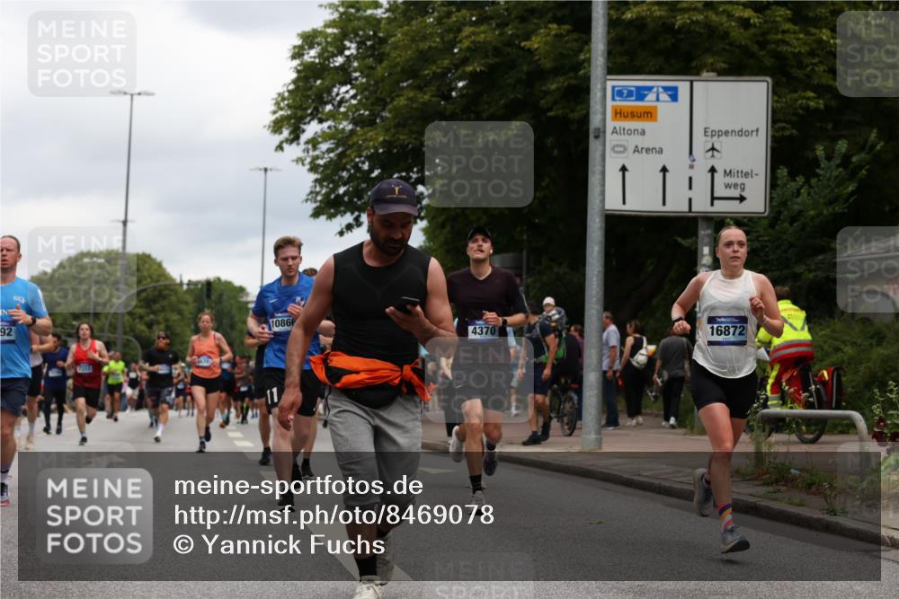 29.06.2025 - hella hamburg halbmarathon Yannick Fuchs http://msf.ph/oto/8469078 29.06.2025 10:57:31 20KM 1184, 1316, 1722, 1724, 1940, 1992, 2424, 3360, 4370, 5305, 5384, 5734, 6631, 7243, 7290, 7333, 8469, 8822, 9124, 9439, 9681, 10128, 10705, 10766, 10866, 11527, 11657, 11771, 12315, 12316, 12513, 12662, 13171, 13528, 13551, 14135, 14313, 14493, 15137, 15516, 15550, 15897, 16426, 16478, 16639, 16872, 17071, 17437, 17757, 17894, 18028, 18122, 18355 meine-sportfotos.de