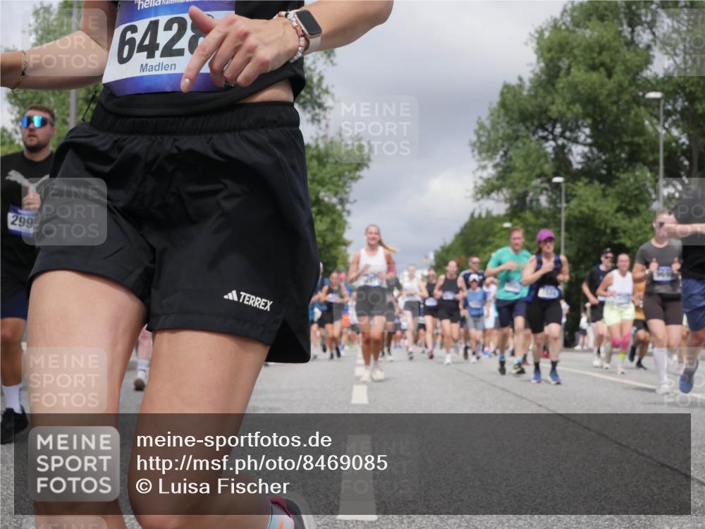 29.06.2025 - hella hamburg halbmarathon Luisa Fischer http://msf.ph/oto/8469085 29.06.2025 10:43:11 Kennedybrücke 642, 299, 2313, 2976, 3515, 3882, 3883, 3884, 4173, 4752, 6427, 7045, 7524, 8612, 8865, 8866, 9698, 9747, 9777, 10441, 10512, 10626, 10818 meine-sportfotos.de