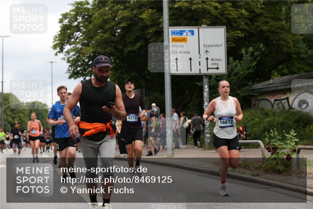 29.06.2025 - hella hamburg halbmarathon Yannick Fuchs http://msf.ph/oto/8469125 29.06.2025 10:57:31 20KM 1184, 1316, 1722, 1724, 1940, 1992, 2424, 3360, 4370, 5305, 5384, 5734, 6631, 7243, 7290, 7333, 8469, 8822, 9124, 9439, 9681, 10128, 10705, 10766, 10866, 11527, 11657, 11771, 12315, 12316, 12513, 12662, 13171, 13528, 13551, 14135, 14313, 14493, 15137, 15516, 15550, 15897, 16426, 16478, 16639, 16872, 17071, 17437, 17757, 17894, 18028, 18122, 18355 meine-sportfotos.de