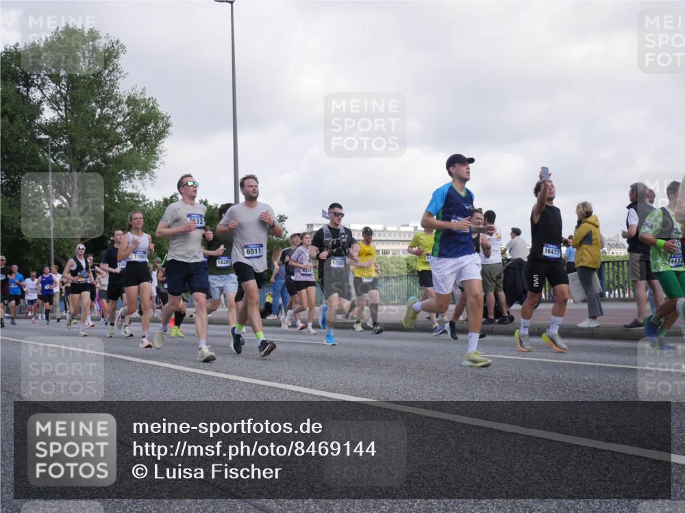 29.06.2025 - hella hamburg halbmarathon Luisa Fischer http://msf.ph/oto/8469144 29.06.2025 09:59:17 Kennedybrücke 12, 11961, 18297, 6511, 8335, 17855, 16477, 1628, 2083, 3256, 4065, 4077, 4377, 4404, 4711, 5482, 6511, 6512, 8335, 8921, 9537, 9597, 9638, 9695 meine-sportfotos.de