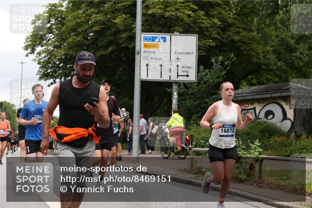 29.06.2025 - hella hamburg halbmarathon Yannick Fuchs http://msf.ph/oto/8469151 29.06.2025 10:57:32 20KM 1184, 1316, 1722, 1724, 1940, 1992, 2424, 3360, 4370, 5305, 5384, 5734, 6631, 7243, 7290, 7333, 8469, 8822, 9124, 9439, 9681, 10128, 10705, 10766, 10866, 11527, 11657, 11771, 12315, 12316, 12513, 12662, 13171, 13528, 13551, 14135, 14313, 14493, 15137, 15516, 15550, 15897, 16426, 16478, 16639, 16872, 17071, 17437, 17757, 17894, 18028, 18122, 18355, 18717 meine-sportfotos.de