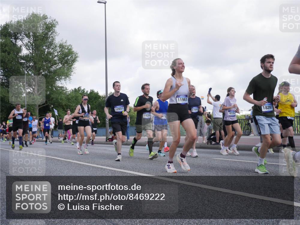 29.06.2025 - hella hamburg halbmarathon Luisa Fischer http://msf.ph/oto/8469222 29.06.2025 09:59:19 Kennedybrücke 18031, 5482, 12651, 14286, 419, 11961, 11645, 18297, 8335, 1628, 1877, 2083, 3256, 4065, 4377, 4404, 5482, 6286, 6511, 6512, 8261, 8335, 8921, 9537, 9597, 9638 meine-sportfotos.de