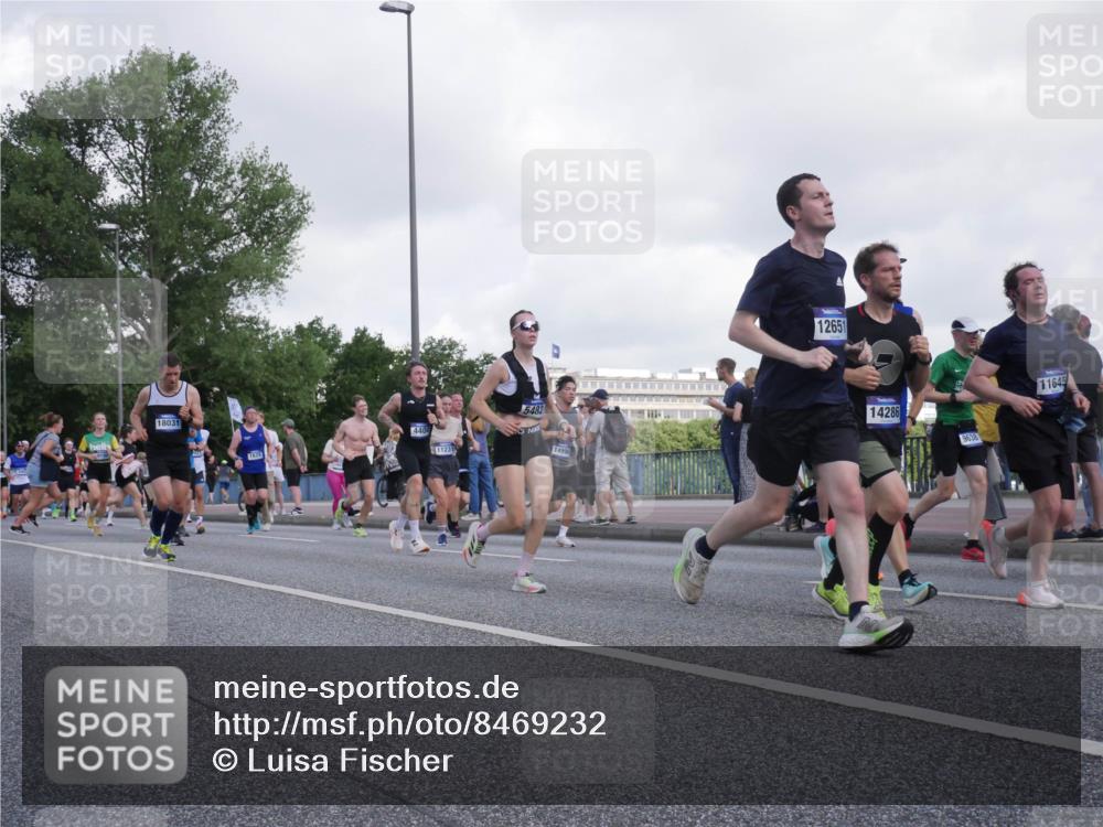 29.06.2025 - hella hamburg halbmarathon Luisa Fischer http://msf.ph/oto/8469232 29.06.2025 09:59:20 Kennedybrücke 18031, 1628, 440, 11231, 5482, 14990, 12651, 14286, 9638, 11645, 1628, 1877, 2013, 2083, 2996, 3256, 4065, 4377, 4404, 4635, 5482, 6286, 6511, 6512, 7383, 7475, 8261, 8335, 8921, 9537, 9597, 9638, 10508 meine-sportfotos.de