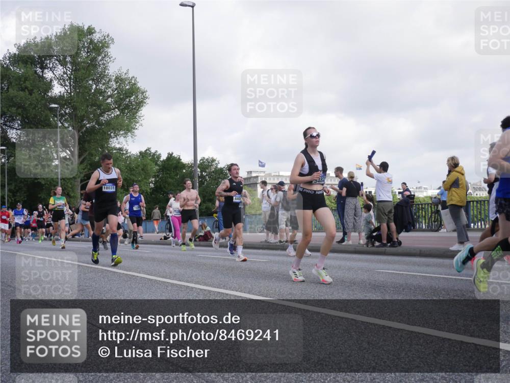 29.06.2025 - hella hamburg halbmarathon Luisa Fischer http://msf.ph/oto/8469241 29.06.2025 09:59:20 Kennedybrücke 18031, 440, 1628, 5482, 1628, 1877, 2013, 2083, 2996, 3256, 4065, 4377, 4404, 4635, 5482, 6286, 6511, 6512, 7383, 7475, 8261, 8335, 8921, 9537, 9597, 9638, 10508 meine-sportfotos.de