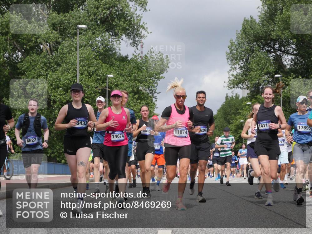 29.06.2025 - hella hamburg halbmarathon Luisa Fischer http://msf.ph/oto/8469269 29.06.2025 10:43:15 Kennedybrücke 8622, 5433, 14674, 1062, 217, 11874, 626, 2019, 1411, 747, 17695, 2019, 2976, 3237, 3515, 3882, 3883, 3884, 4173, 4752, 5229, 5876, 5877, 7045, 7455, 7456, 7524, 7675, 7850, 7984, 8612, 8865, 8866, 9698, 9747, 10441, 10626, 10818 meine-sportfotos.de