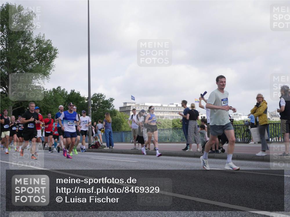 29.06.2025 - hella hamburg halbmarathon Luisa Fischer http://msf.ph/oto/8469329 29.06.2025 09:59:26 Kennedybrücke 2996, 6286, 16221, 1101, 4065, 54, 18212, 4377, 1460, 1628, 1877, 2013, 2082, 2083, 2996, 3310, 3426, 4065, 4377, 4635, 4967, 6286, 6309, 6377, 6561, 6562, 7383, 7475, 8261, 8361, 8514, 8572, 8921, 8996, 9082, 9497, 9537, 9597, 10371, 10508 meine-sportfotos.de
