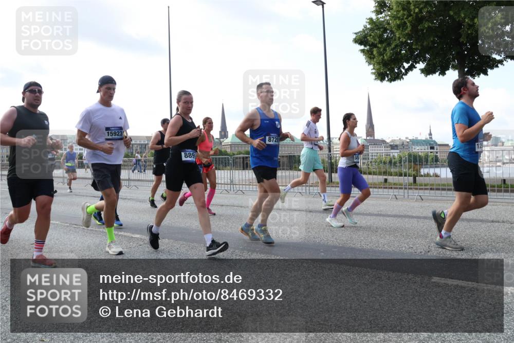 29.06.2025 - hella hamburg halbmarathon Lena Gebhardt http://msf.ph/oto/8469332 29.06.2025 09:55:27 Lombardsbrücke 15923, 8899, 8720, 125, 1120, 1151, 1200, 1461, 1630, 1683, 1696, 1706, 1884, 1976, 2207, 2274, 2284, 2287, 2411, 2706, 2708, 2718, 2816, 3087, 3213, 3258, 3399, 3435, 3654, 3747, 3985, 4088, 4093, 4121, 4189, 4345, 4847, 4890, 4938, 5102, 5399, 5421, 5459, 5638, 5705, 5708, 5915, 6009, 6027, 6054, 6158, 6421, 6481, 6532, 6662, 6691, 6836, 6923, 6938, 7052, 7269, 7312, 7659, 8371, 8437, 8693, 8889, 9031, 9159, 9476, 9869, 9931, 11333 meine-sportfotos.de