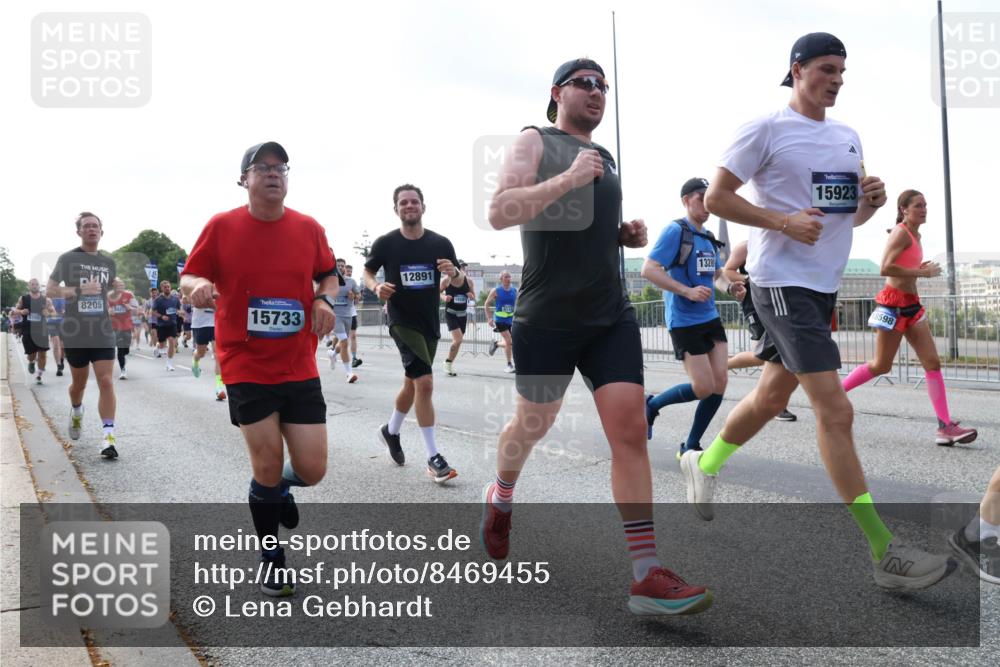 29.06.2025 - hella hamburg halbmarathon Lena Gebhardt http://msf.ph/oto/8469455 29.06.2025 09:55:28 Lombardsbrücke 8205, 15733, 12891, 15923, 13289, 18598, 1120, 1151, 1200, 1461, 1630, 1683, 1696, 1706, 1884, 1976, 2207, 2274, 2284, 2287, 2411, 2706, 2708, 2718, 2816, 3087, 3213, 3258, 3399, 3435, 3654, 3747, 3945, 3985, 4088, 4093, 4121, 4189, 4345, 4847, 4890, 4938, 5102, 5421, 5459, 5638, 5705, 5708, 5915, 6009, 6027, 6054, 6158, 6421, 6481, 6532, 6662, 6691, 6836, 6923, 6938, 7052, 7269, 7312, 7659, 8371, 8437, 8693, 8889, 9031, 9159, 9476, 9869, 9931, 11333 meine-sportfotos.de