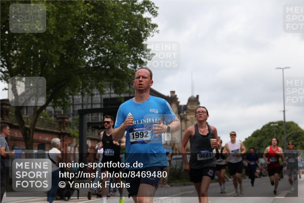 29.06.2025 - hella hamburg halbmarathon Yannick Fuchs http://msf.ph/oto/8469480 29.06.2025 10:57:33 20KM 1184, 1316, 1722, 1724, 1940, 1992, 2424, 3360, 4370, 5305, 5384, 5734, 6631, 7243, 7290, 7333, 8469, 8822, 9124, 9439, 9681, 10128, 10705, 10766, 10866, 11527, 11657, 11771, 12315, 12316, 12513, 12662, 13171, 13528, 13551, 14135, 14313, 14493, 15137, 15516, 15532, 15550, 15897, 16426, 16478, 16639, 16872, 17071, 17437, 17757, 17894, 18028, 18122, 18355, 18717 meine-sportfotos.de