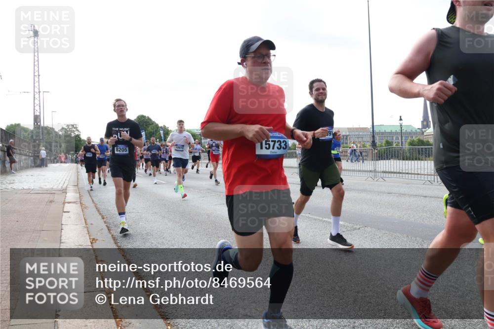 29.06.2025 - hella hamburg halbmarathon Lena Gebhardt http://msf.ph/oto/8469564 29.06.2025 09:55:28 Lombardsbrücke 5708, 8205, 15733, 91, 1120, 1151, 1200, 1461, 1630, 1683, 1696, 1706, 1884, 1976, 2207, 2274, 2284, 2287, 2411, 2706, 2708, 2718, 2816, 3087, 3213, 3258, 3399, 3435, 3654, 3747, 3945, 3985, 4088, 4093, 4121, 4189, 4345, 4847, 4890, 4938, 5102, 5421, 5459, 5638, 5705, 5708, 5915, 6009, 6027, 6054, 6158, 6421, 6481, 6532, 6662, 6691, 6836, 6923, 6938, 7052, 7269, 7312, 7659, 8371, 8437, 8693, 8889, 9031, 9159, 9476, 9869, 9931, 11333 meine-sportfotos.de