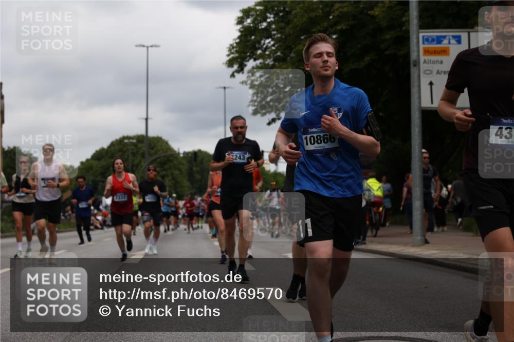 29.06.2025 - hella hamburg halbmarathon Yannick Fuchs http://msf.ph/oto/8469570 29.06.2025 10:57:33 20KM 1184, 1316, 1722, 1724, 1940, 1992, 2424, 3360, 4370, 5305, 5384, 5734, 6631, 7243, 7290, 7333, 8469, 8822, 9124, 9439, 9681, 10128, 10705, 10766, 10866, 11527, 11657, 11771, 12315, 12316, 12513, 12662, 13171, 13528, 13551, 14135, 14313, 14493, 15137, 15516, 15532, 15550, 15897, 16426, 16478, 16639, 16872, 17071, 17437, 17757, 17894, 18028, 18122, 18355, 18717 meine-sportfotos.de