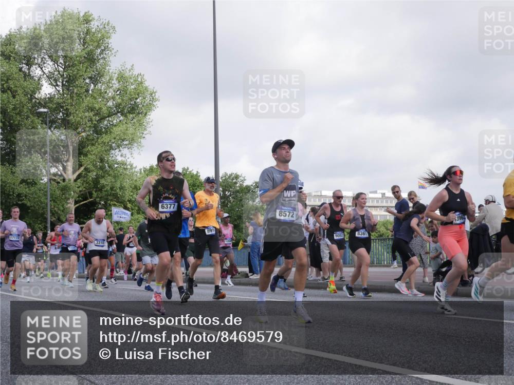 29.06.2025 - hella hamburg halbmarathon Luisa Fischer http://msf.ph/oto/8469579 29.06.2025 09:59:34 Kennedybrücke 17172, 3310, 6377, 899, 1269, 8572, 3962, 9082, 836, 1460, 1496, 1537, 2082, 2208, 2340, 2771, 2878, 3310, 3426, 4833, 4967, 5169, 6309, 6377, 6561, 6562, 8361, 8514, 8572, 8587, 8996, 9082, 9497, 9752, 9820, 10371 meine-sportfotos.de