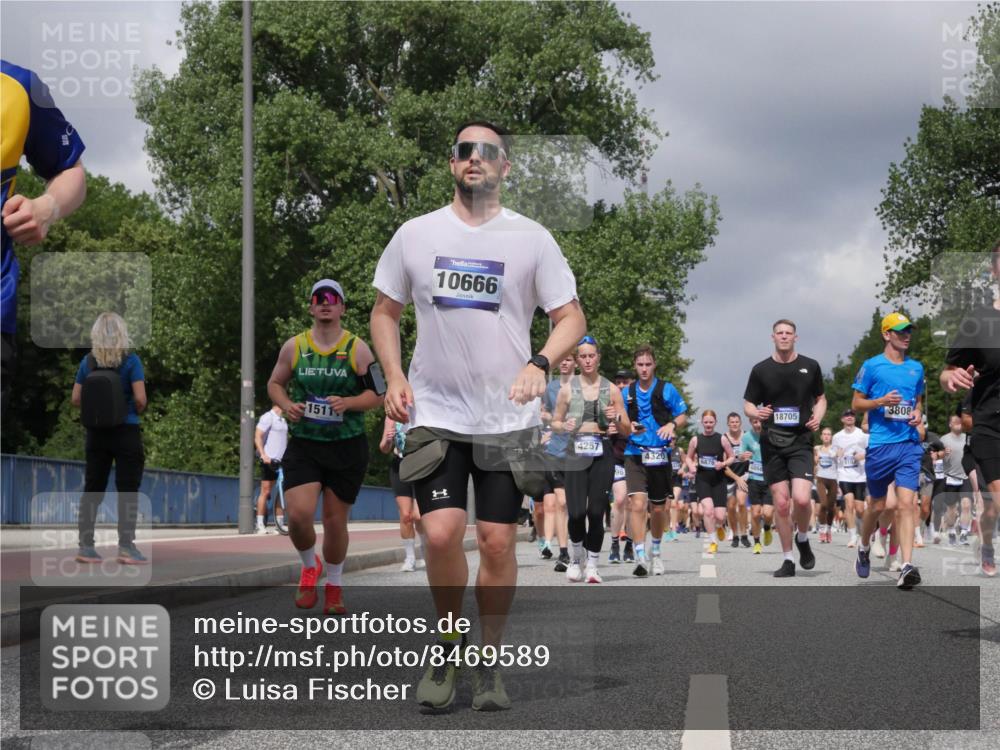 29.06.2025 - hella hamburg halbmarathon Luisa Fischer http://msf.ph/oto/8469589 29.06.2025 10:43:23 Kennedybrücke 1511, 10666, 4257, 4320, 6876, 6866, 3808, 18705, 1058, 2019, 2888, 3237, 3515, 3808, 3883, 3884, 5229, 5263, 5701, 5876, 5877, 6866, 6876, 7455, 7456, 7675, 7850, 7984, 8107, 8391, 9747, 10806 meine-sportfotos.de