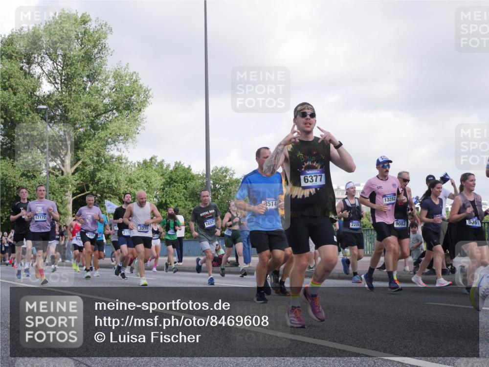 29.06.2025 - hella hamburg halbmarathon Luisa Fischer http://msf.ph/oto/8469608 29.06.2025 09:59:35 Kennedybrücke 17172, 3310, 51, 2771, 10371, 8514, 6377, 13282, 2208, 9082, 836, 1460, 1496, 1537, 2082, 2208, 2340, 2378, 2771, 2878, 3310, 3426, 4833, 4967, 5169, 5839, 6309, 6377, 6561, 6562, 8361, 8514, 8572, 8587, 8996, 9082, 9497, 9752, 9820, 10371 meine-sportfotos.de