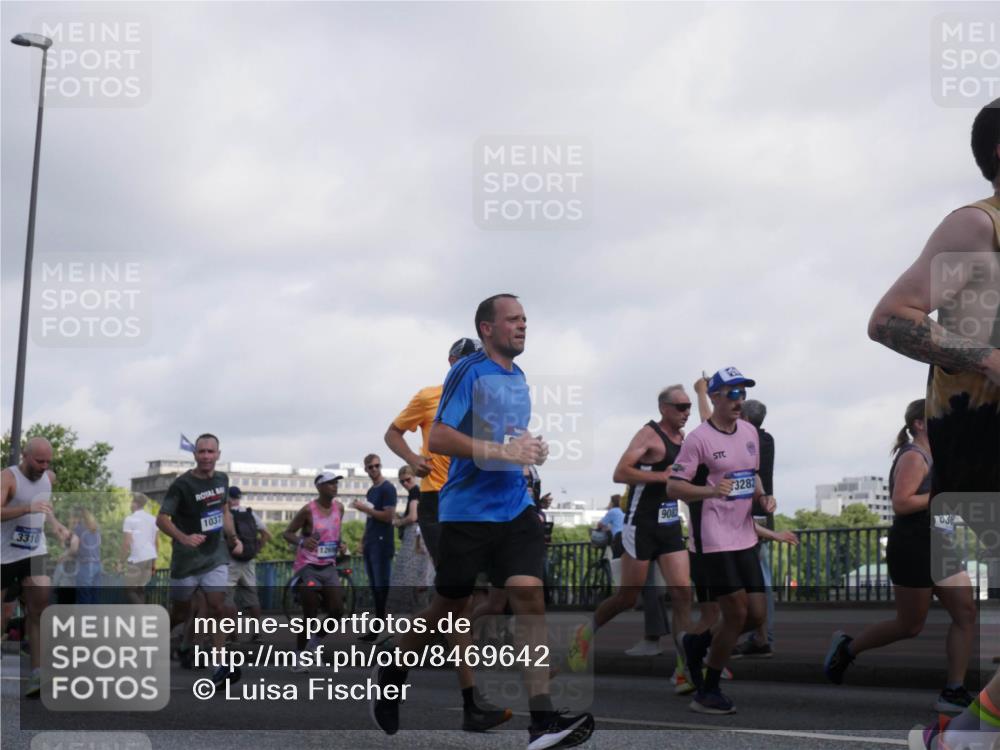 29.06.2025 - hella hamburg halbmarathon Luisa Fischer http://msf.ph/oto/8469642 29.06.2025 09:59:36 Kennedybrücke 3310, 1037, 908, 3282, 838, 1496, 1537, 2082, 2208, 2340, 2378, 2771, 2839, 2878, 3310, 4833, 4967, 5169, 5194, 5839, 6377, 6562, 8313, 8361, 8514, 8572, 8587, 8618, 8863, 8996, 9082, 9752, 9820, 10371, 10859 meine-sportfotos.de