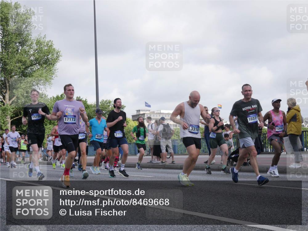 29.06.2025 - hella hamburg halbmarathon Luisa Fischer http://msf.ph/oto/8469668 29.06.2025 09:59:37 Kennedybrücke 16842, 15735, 17172, 1496, 8587, 2058, 2771, 15946, 3310, 7231, 10371, 12690, 1496, 1537, 2208, 2340, 2378, 2771, 2839, 2869, 2878, 3310, 4833, 5169, 5194, 5839, 6377, 8112, 8313, 8361, 8514, 8572, 8587, 8618, 8661, 8710, 8863, 8996, 9082, 9752, 9820, 10189, 10371, 10859 meine-sportfotos.de
