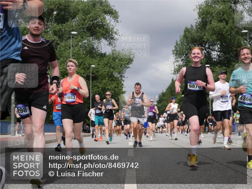29.06.2025 - hella hamburg halbmarathon Luisa Fischer http://msf.ph/oto/8469742 29.06.2025 10:43:29 Kennedybrücke 298, 109, 11653, 5045, 12514, 12906, 63, 5654, 6870, 45, 8107, 6866, 1058, 1291, 1586, 2888, 3808, 5263, 5654, 5701, 5901, 6673, 6866, 6876, 7174, 8107, 8391, 9495, 10806, 10833 meine-sportfotos.de