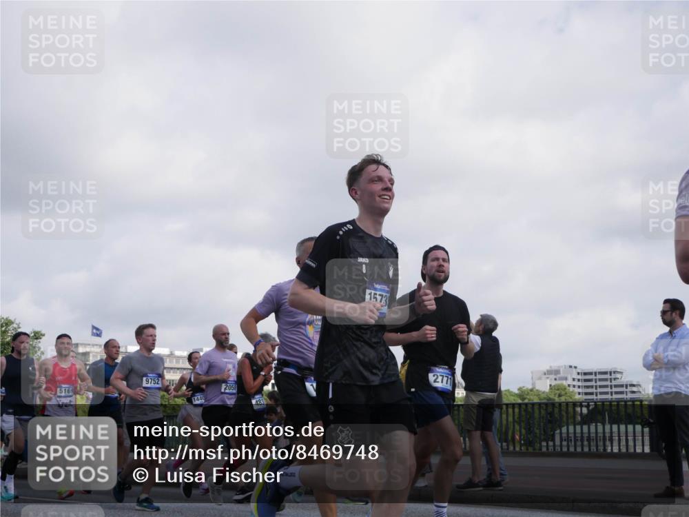 29.06.2025 - hella hamburg halbmarathon Luisa Fischer http://msf.ph/oto/8469748 29.06.2025 09:59:39 Kennedybrücke 5169, 9752, 1440, 2058, 483, 8, 1573, 2771, 1496, 1537, 2208, 2340, 2378, 2396, 2771, 2839, 2869, 2878, 3310, 3575, 4833, 5169, 5194, 5839, 8112, 8313, 8361, 8587, 8618, 8661, 8710, 8863, 8996, 9752, 9820, 9876, 10189, 10371, 10859 meine-sportfotos.de