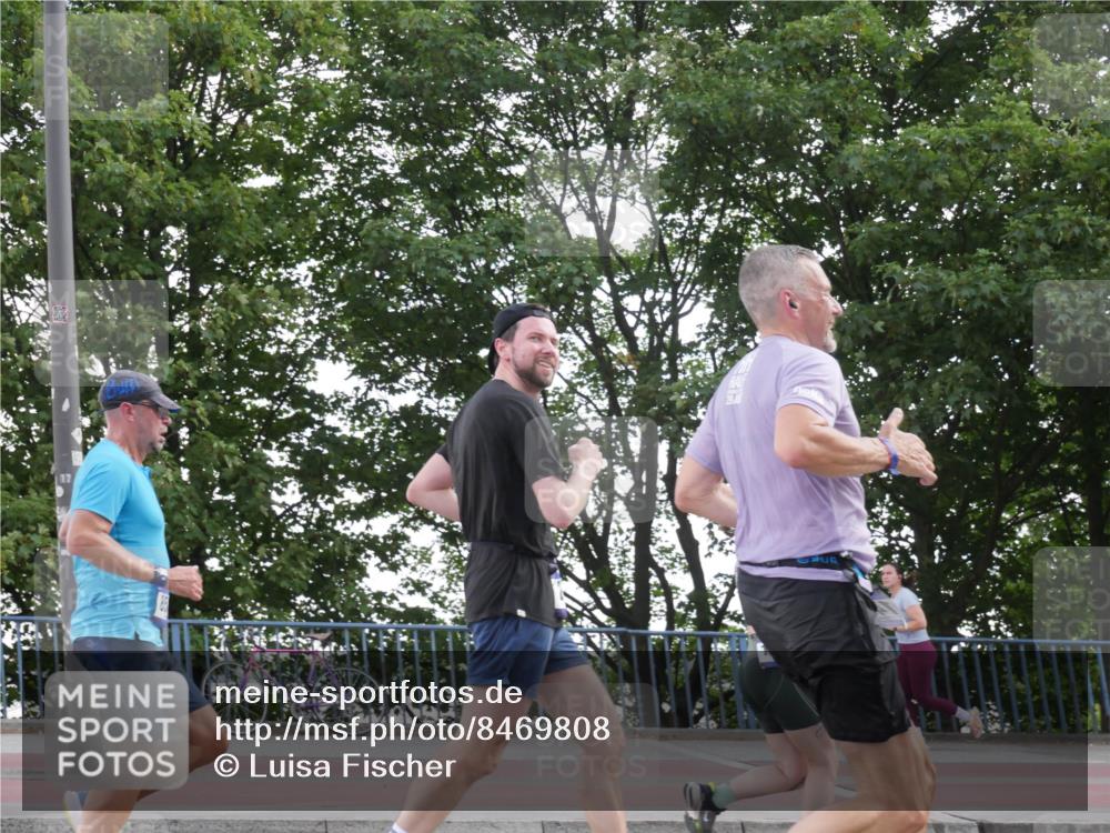 29.06.2025 - hella hamburg halbmarathon Luisa Fischer http://msf.ph/oto/8469808 29.06.2025 09:59:41 Kennedybrücke 9, 1381, 1496, 1537, 1833, 2340, 2378, 2396, 2839, 2869, 2878, 3575, 4833, 5169, 5194, 5839, 8112, 8313, 8587, 8618, 8661, 8710, 8863, 9752, 9820, 9876, 10189, 10859 meine-sportfotos.de