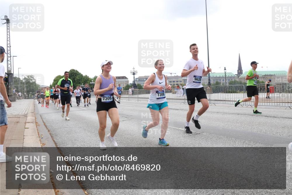 29.06.2025 - hella hamburg halbmarathon Lena Gebhardt http://msf.ph/oto/8469820 29.06.2025 10:32:53 Lombardsbrücke 17041, 7309, 7308, 9628, 1078, 1199, 1237, 1324, 1640, 1732, 2059, 2276, 2959, 3391, 3422, 3653, 3660, 3670, 3708, 3753, 3871, 4030, 4096, 4446, 4555, 4650, 5110, 5180, 5581, 5783, 5871, 5917, 5941, 6040, 6228, 6312, 6315, 6861, 7308, 7309, 7387, 7468, 7531, 7633, 7702, 7749, 7750, 7982, 8170, 8303, 8625, 8839, 8840, 9010, 9034, 9143, 9188, 9471, 9542, 9768, 10002, 10013, 10048, 10277, 11229, 11260, 11756, 12039, 12423, 12424, 14305, 14743, 15951 meine-sportfotos.de
