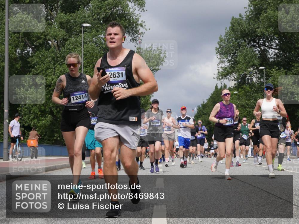 29.06.2025 - hella hamburg halbmarathon Luisa Fischer http://msf.ph/oto/8469843 29.06.2025 10:43:32 Kennedybrücke 12414, 2631, 504, 12906, 12, 8944, 920, 654, 1617, 1058, 1291, 1586, 1899, 2515, 2572, 2888, 4271, 5263, 5654, 5701, 5901, 6673, 6866, 6876, 6920, 7174, 8107, 8391, 8984, 9187, 9495, 10806, 10833 meine-sportfotos.de
