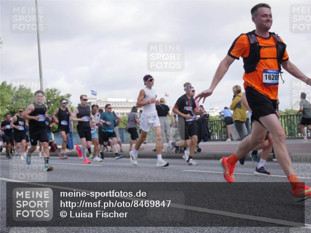 29.06.2025 - hella hamburg halbmarathon Luisa Fischer http://msf.ph/oto/8469847 29.06.2025 09:59:42 Kennedybrücke 37, 1285, 16205, 1381, 1537, 1833, 2074, 2340, 2378, 2396, 2839, 2869, 2878, 3575, 4833, 5169, 5194, 5839, 8112, 8313, 8587, 8618, 8661, 8710, 8863, 9752, 9820, 9876, 10189, 10859 meine-sportfotos.de