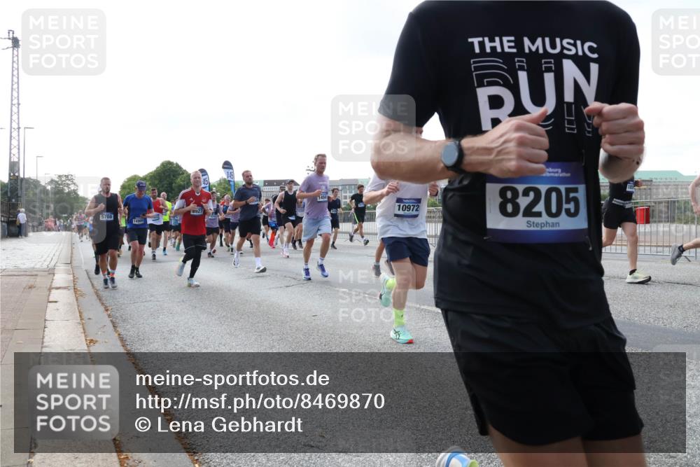 29.06.2025 - hella hamburg halbmarathon Lena Gebhardt http://msf.ph/oto/8469870 29.06.2025 09:55:30 Lombardsbrücke 5708, 8927, 45, 14561, 8205, 1120, 1151, 1200, 1461, 1630, 1683, 1696, 1706, 1884, 1976, 2207, 2274, 2284, 2287, 2411, 2706, 2708, 2718, 2816, 2884, 3087, 3213, 3258, 3399, 3435, 3654, 3747, 3945, 3985, 4088, 4093, 4121, 4189, 4324, 4345, 4847, 4890, 4938, 5102, 5421, 5459, 5638, 5705, 5708, 5915, 6009, 6027, 6054, 6158, 6421, 6481, 6532, 6662, 6691, 6836, 6923, 6938, 6994, 7052, 7269, 7312, 7659, 8371, 8437, 8693, 8889, 9031, 9159, 9869, 9931, 11333 meine-sportfotos.de