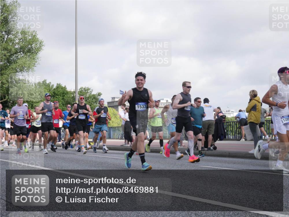 29.06.2025 - hella hamburg halbmarathon Luisa Fischer http://msf.ph/oto/8469881 29.06.2025 09:59:43 Kennedybrücke 1566, 8863, 16716, 2378, 15917, 14482, 1537, 3, 125, 12733, 1285, 1381, 1537, 1833, 2074, 2340, 2378, 2396, 2839, 2869, 2878, 3575, 5169, 5194, 5839, 8112, 8313, 8618, 8661, 8710, 8863, 9752, 9820, 9876, 10189, 10859 meine-sportfotos.de
