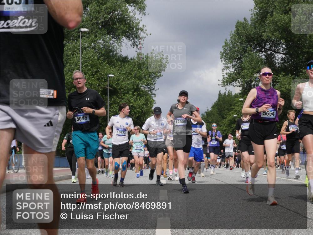 29.06.2025 - hella hamburg halbmarathon Luisa Fischer http://msf.ph/oto/8469891 29.06.2025 10:43:34 Kennedybrücke 5045, 10833, 18944, 12906, 9974, 25, 0, 9187, 12364, 5654, 13466, 1291, 1586, 1899, 2515, 2572, 4271, 5263, 5654, 5901, 5975, 6673, 6920, 7174, 8107, 8984, 9187, 9468, 9495, 10806, 10833 meine-sportfotos.de