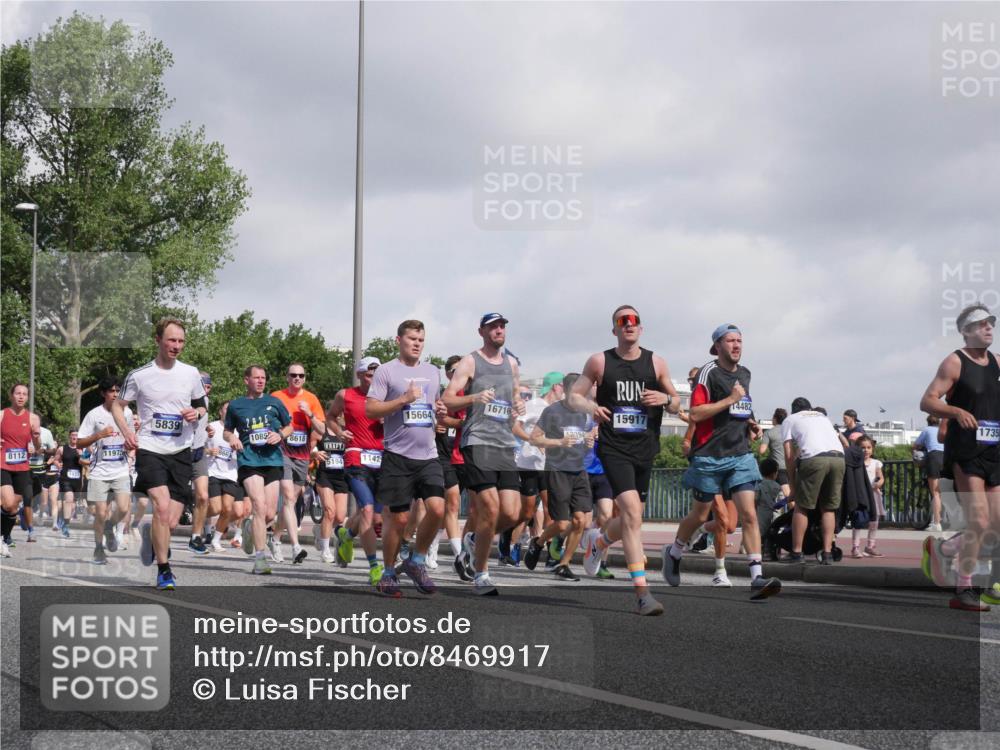 29.06.2025 - hella hamburg halbmarathon Luisa Fischer http://msf.ph/oto/8469917 29.06.2025 09:59:44 Kennedybrücke 8112, 11975, 5839, 1085, 8618, 5194, 1142, 16716, 15664, 12394, 15917, 14482, 1735, 1381, 1537, 1833, 2074, 2340, 2378, 2396, 2839, 2869, 2878, 3575, 3652, 4897, 5194, 5839, 8112, 8313, 8618, 8661, 8710, 8863, 9820, 9876, 10189, 10859 meine-sportfotos.de