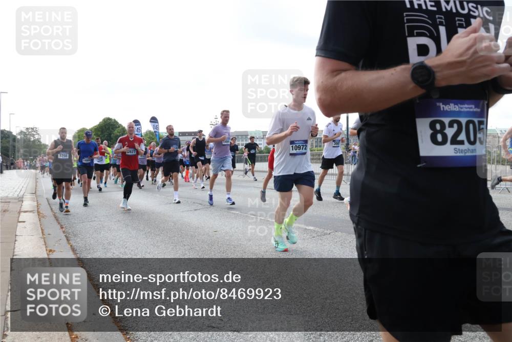 29.06.2025 - hella hamburg halbmarathon Lena Gebhardt http://msf.ph/oto/8469923 29.06.2025 09:55:30 Lombardsbrücke 1, 45, 506, 6927, 5708, 14909, 1456, 8205, 1120, 1151, 1200, 1461, 1630, 1683, 1696, 1706, 1884, 1976, 2207, 2274, 2284, 2287, 2411, 2706, 2708, 2718, 2816, 2884, 3087, 3213, 3258, 3399, 3435, 3654, 3747, 3985, 4088, 4093, 4121, 4189, 4324, 4345, 4847, 4890, 4938, 5102, 5421, 5459, 5638, 5705, 5708, 5915, 6009, 6027, 6054, 6158, 6421, 6481, 6532, 6662, 6691, 6836, 6923, 6938, 6994, 7052, 7269, 7312, 7659, 8371, 8437, 8693, 8889, 9031, 9159, 9869, 9931, 11333 meine-sportfotos.de
