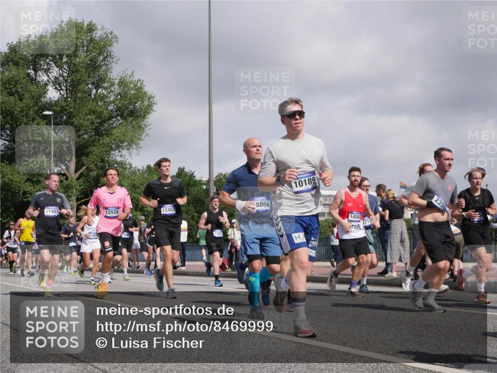 29.06.2025 - hella hamburg halbmarathon Luisa Fischer http://msf.ph/oto/8469999 29.06.2025 09:59:48 Kennedybrücke 11451, 12528, 381, 17665, 12482, 1833, 5868, 10189, 14562, 17133, 2396, 1381, 1833, 2074, 2111, 2378, 2396, 2839, 2869, 3575, 3652, 3791, 4770, 4897, 5194, 5839, 8112, 8313, 8618, 8661, 8710, 8813, 8863, 9876, 9985, 10189, 10859 meine-sportfotos.de