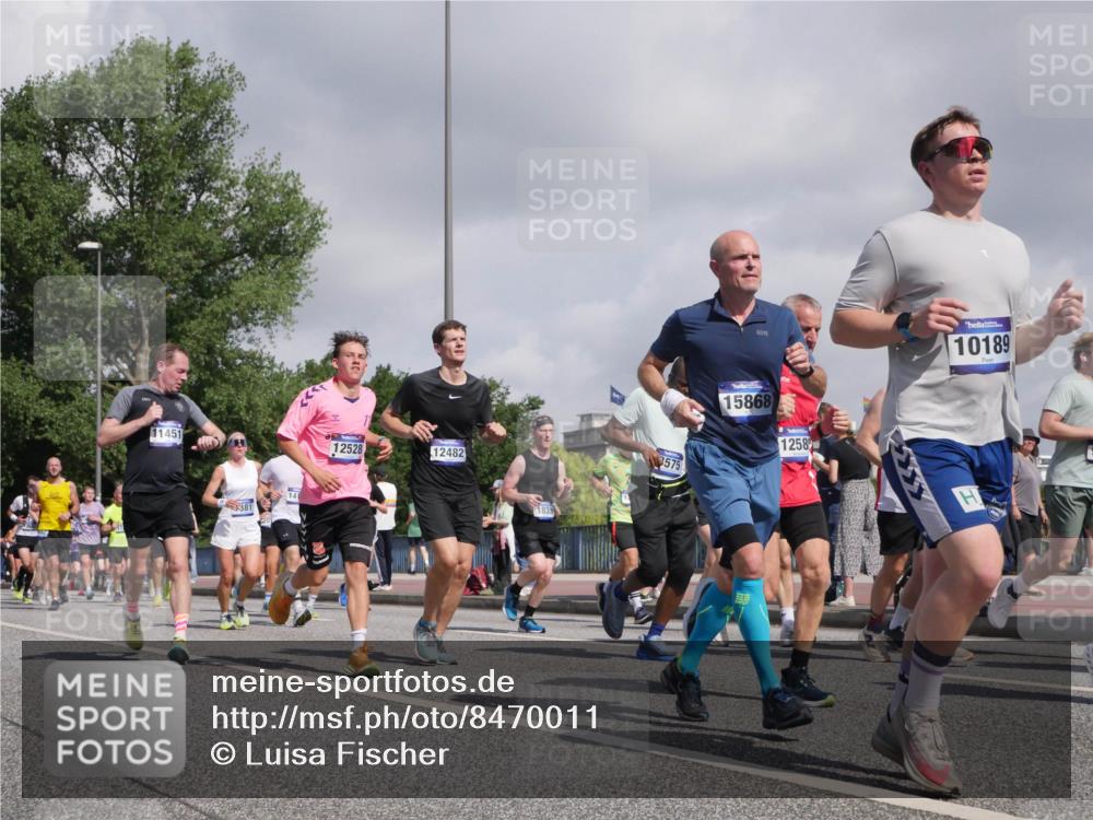 29.06.2025 - hella hamburg halbmarathon Luisa Fischer http://msf.ph/oto/8470011 29.06.2025 09:59:48 Kennedybrücke 11451, 381, 12528, 12482, 1833, 3575, 10189, 15868, 1258, 1381, 1833, 2074, 2111, 2378, 2396, 2839, 2869, 3575, 3652, 3791, 4770, 4897, 5194, 5839, 8112, 8313, 8618, 8661, 8710, 8813, 8863, 9876, 9985, 10189, 10859 meine-sportfotos.de