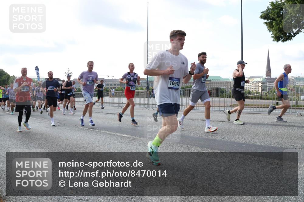 29.06.2025 - hella hamburg halbmarathon Lena Gebhardt http://msf.ph/oto/8470014 29.06.2025 09:55:30 Lombardsbrücke 14561, 8927, 16506, 1556, 5915, 1120, 1151, 1200, 1461, 1630, 1683, 1696, 1706, 1884, 1976, 2207, 2274, 2284, 2287, 2411, 2706, 2708, 2718, 2816, 2884, 3087, 3213, 3258, 3399, 3435, 3654, 3747, 3945, 3985, 4088, 4093, 4121, 4189, 4324, 4345, 4847, 4890, 4938, 5102, 5421, 5459, 5638, 5705, 5708, 5915, 6009, 6027, 6054, 6158, 6421, 6481, 6532, 6662, 6691, 6836, 6923, 6938, 6994, 7052, 7269, 7312, 7659, 8371, 8437, 8693, 8889, 9031, 9159, 9869, 9931, 11333 meine-sportfotos.de